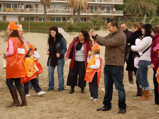 Rua de Carnaval organizada por la escuela GIMBEB&Eacute; en las calles del norte de Gav&agrave; Mar (1 de Febrero de 2008)